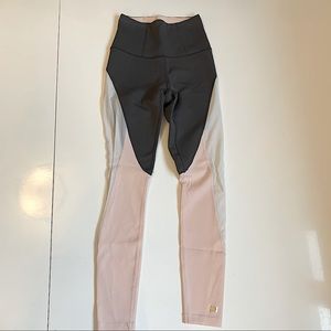 2 for 20$ Aurum Xsmall pink, grey and white high waisted leggings